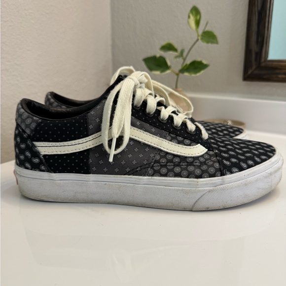 Vans Black and White Patterned Sneakers - Picture 3 of 6